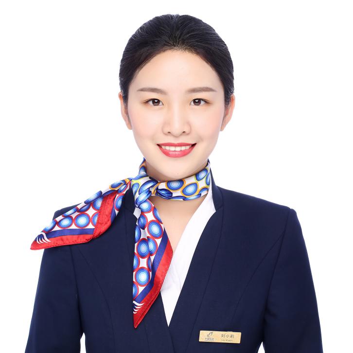 职业学院航空系2016级空乘专业的一名学生到现在华夏航空的一名空姐